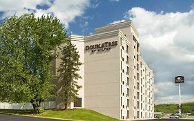 Doubletree By Hilton Washington Meadow Lands Casino Area